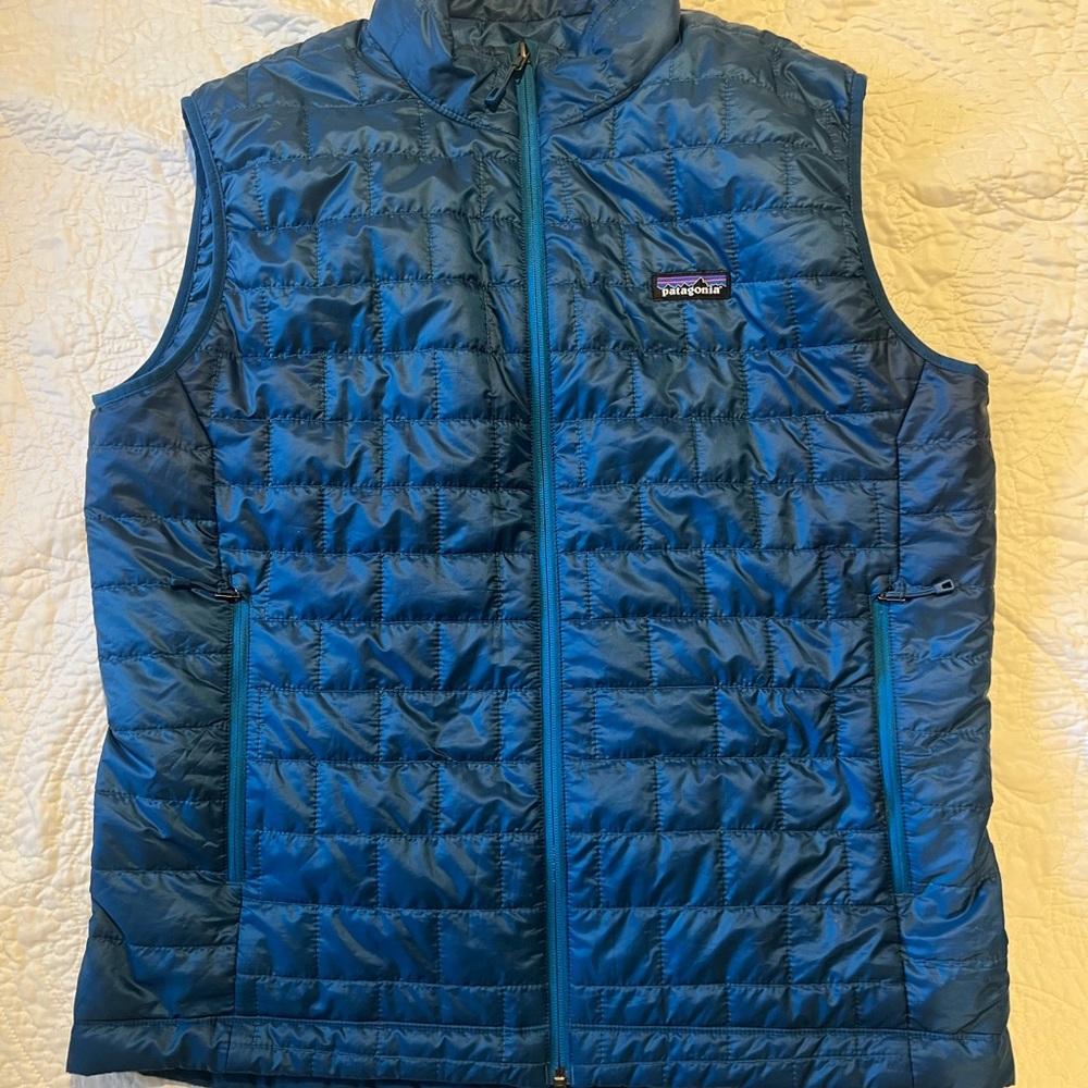 Patagonia Men's Blue Quilted Vest